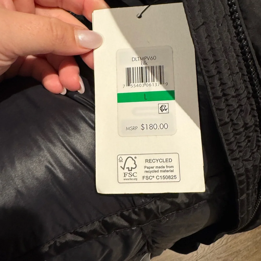 DKNY Puffer Vest - Picture 4 of 5